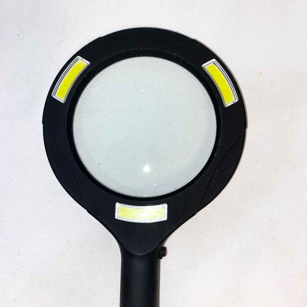Flipo Magnifier with LED Lights‎ Black Handle Magnifying Glass - Picture 6 of 6
